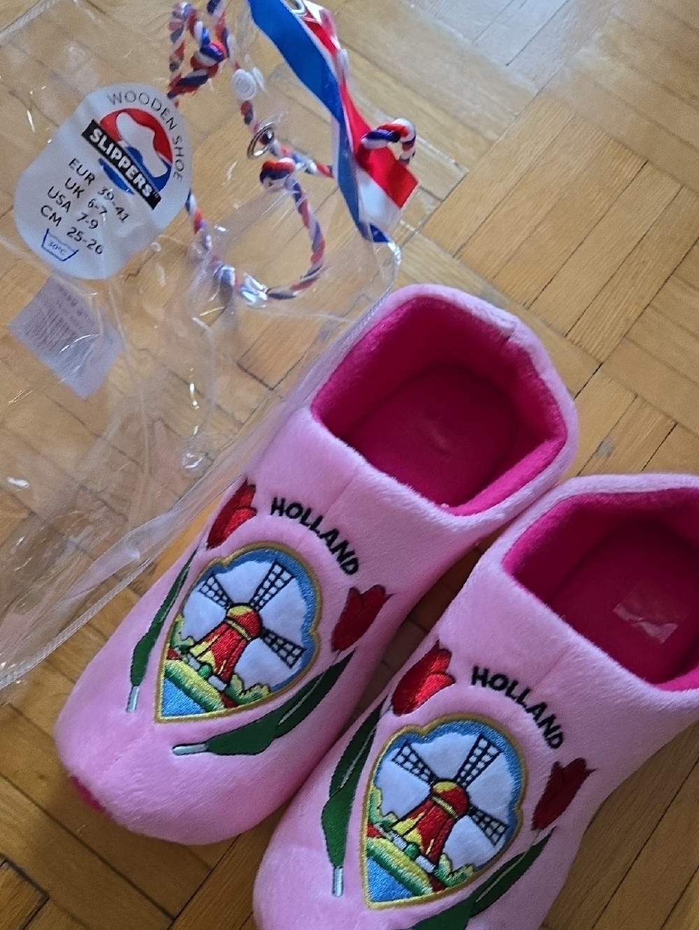 🔴Holland Pink Slip-On Slippers with Tulip & Windmill Embroidery